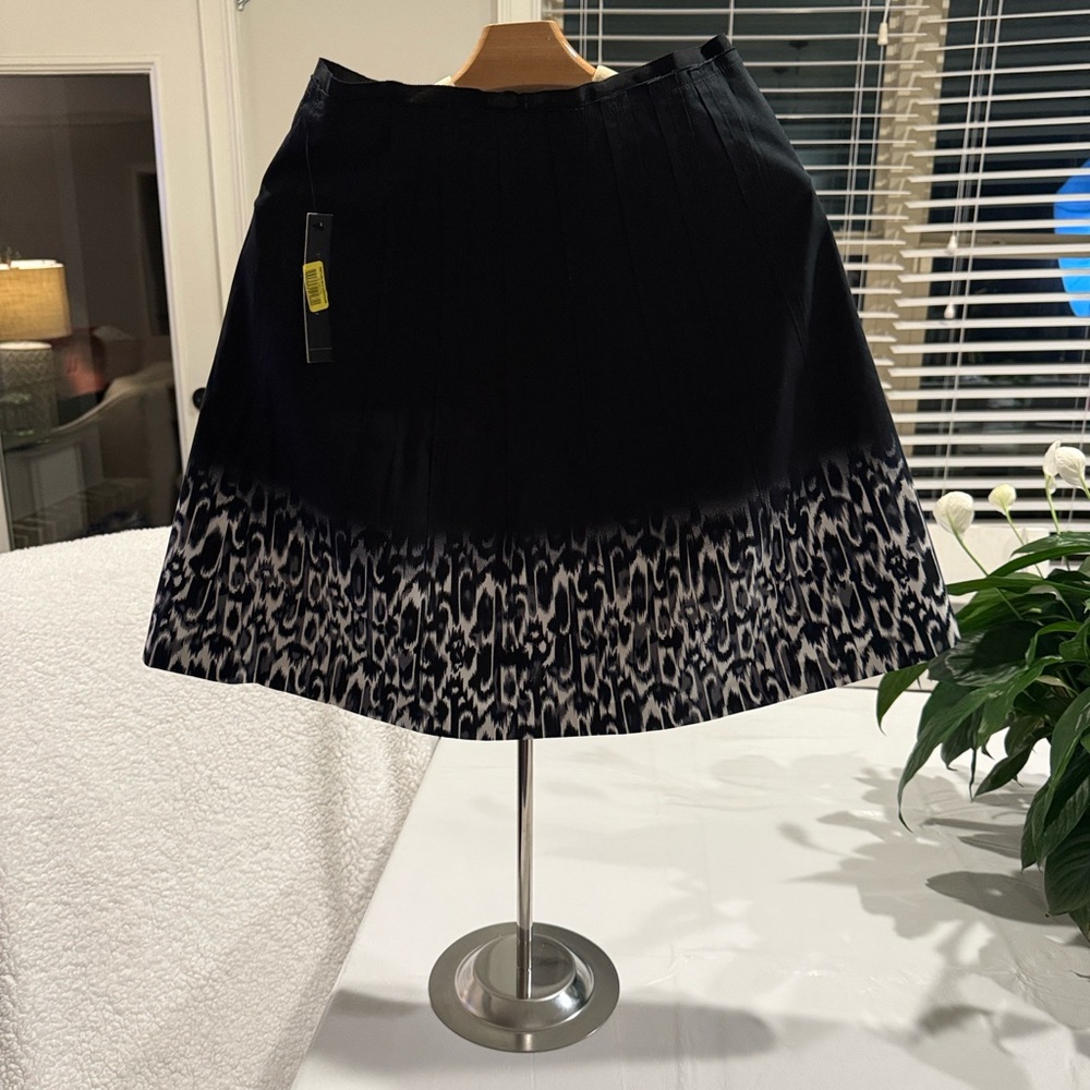 T Tahari Black and Leopard A-Line Skirt
